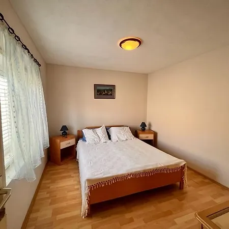 Apartment Lana